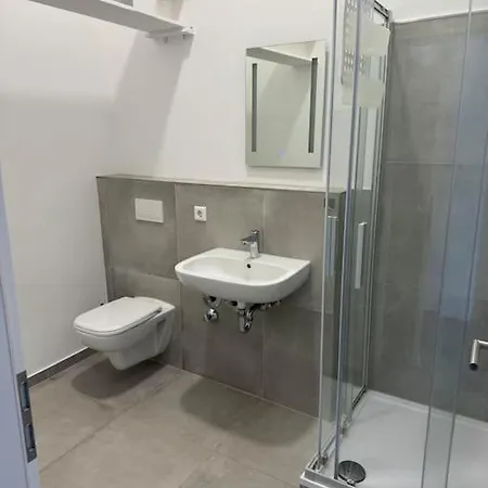 4rooms Zimmer Nr 1 Апартаменты *